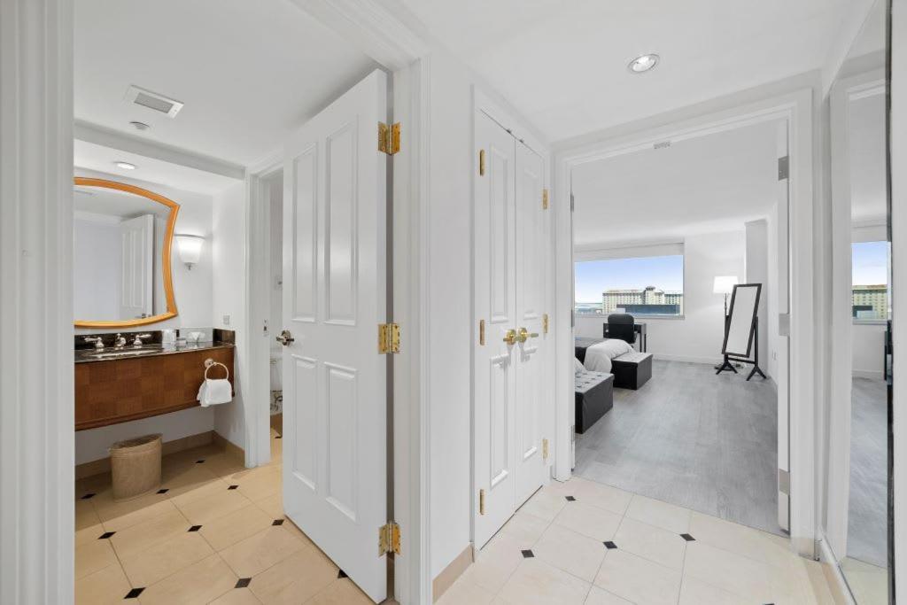 Cozysuites At Showboat 2br 3ba Apartment *